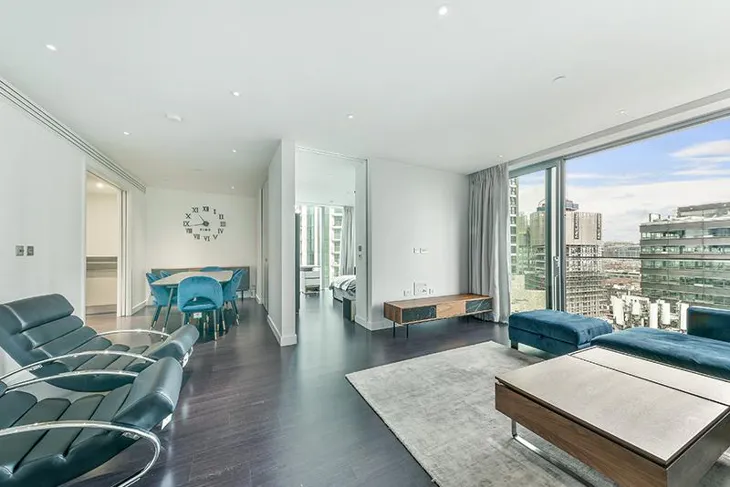 Flat Alie Street in Greater London