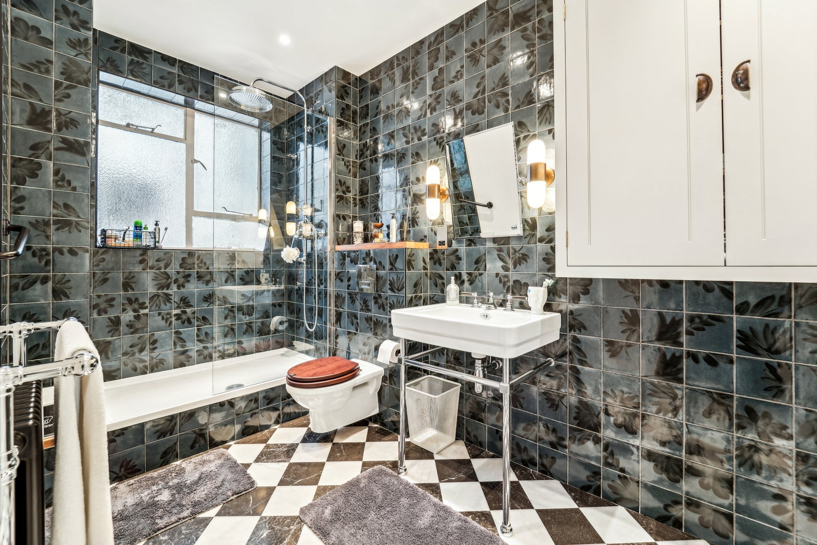 Flat Ennismore Gardens in City of Westminster