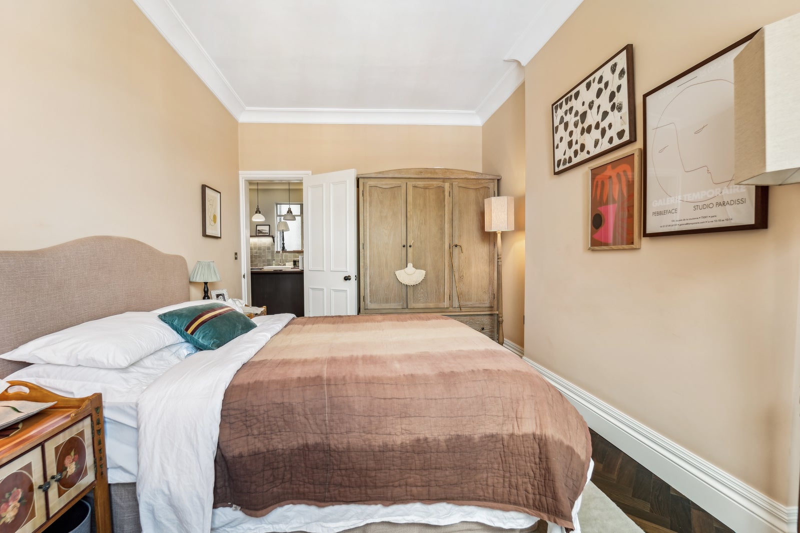 Flat Ennismore Gardens in City of Westminster