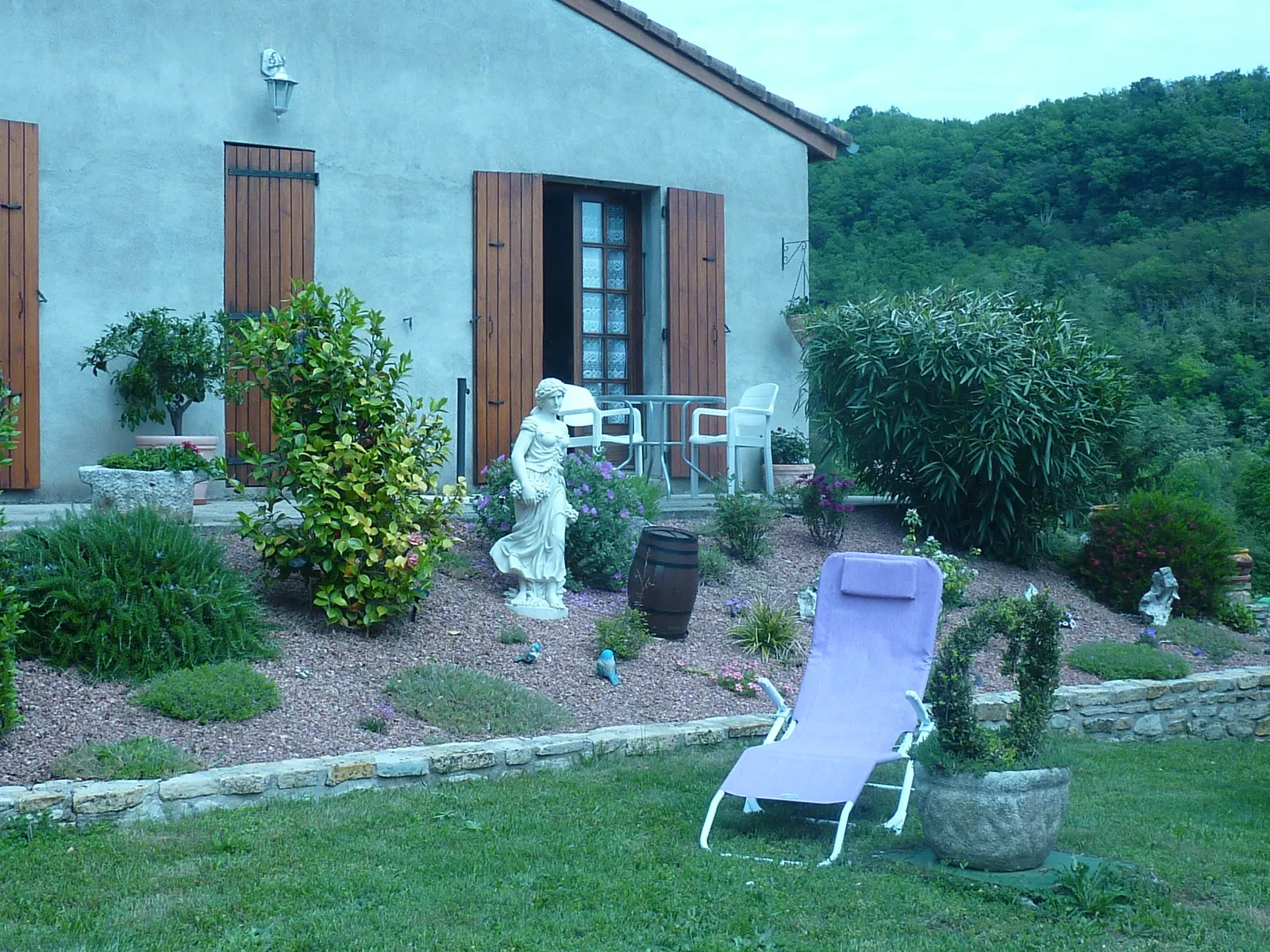 Chambre Rue du Chambon à Saint-Julien-du-Serre