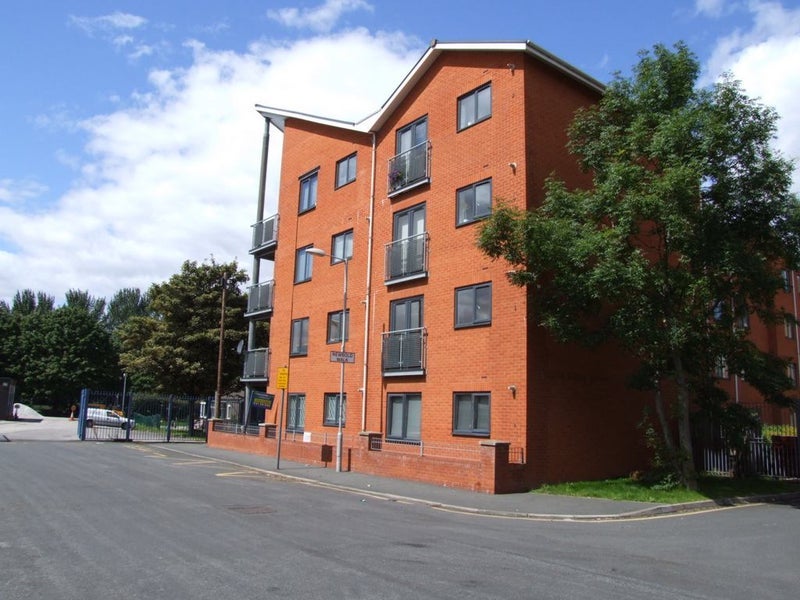 Room Newbold Walk in Manchester