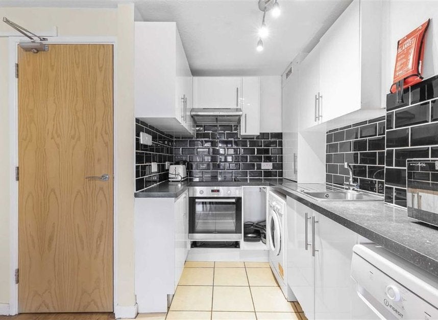 Flat Discovery Walk in Greater London