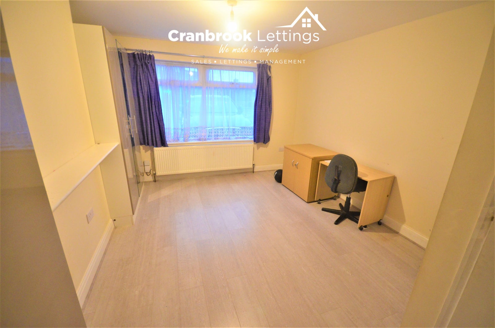 Flat Gantshill Crescent in Greater London