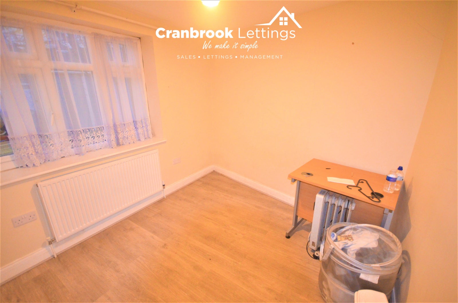 Flat Gantshill Crescent in Greater London