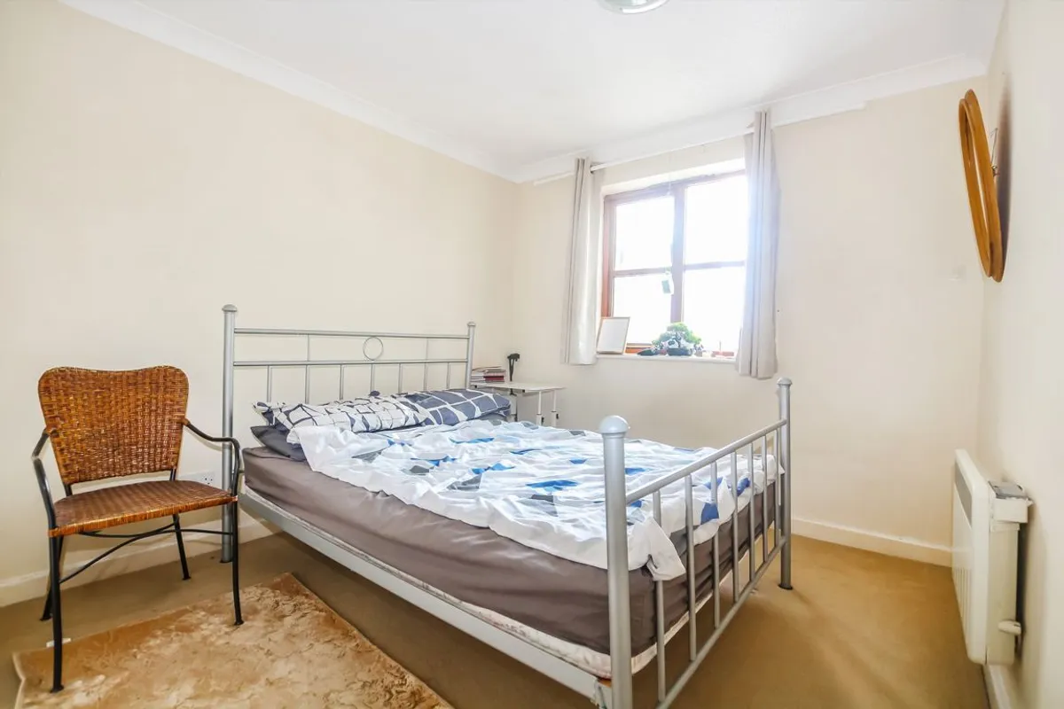 Flat Lenelby Road in London