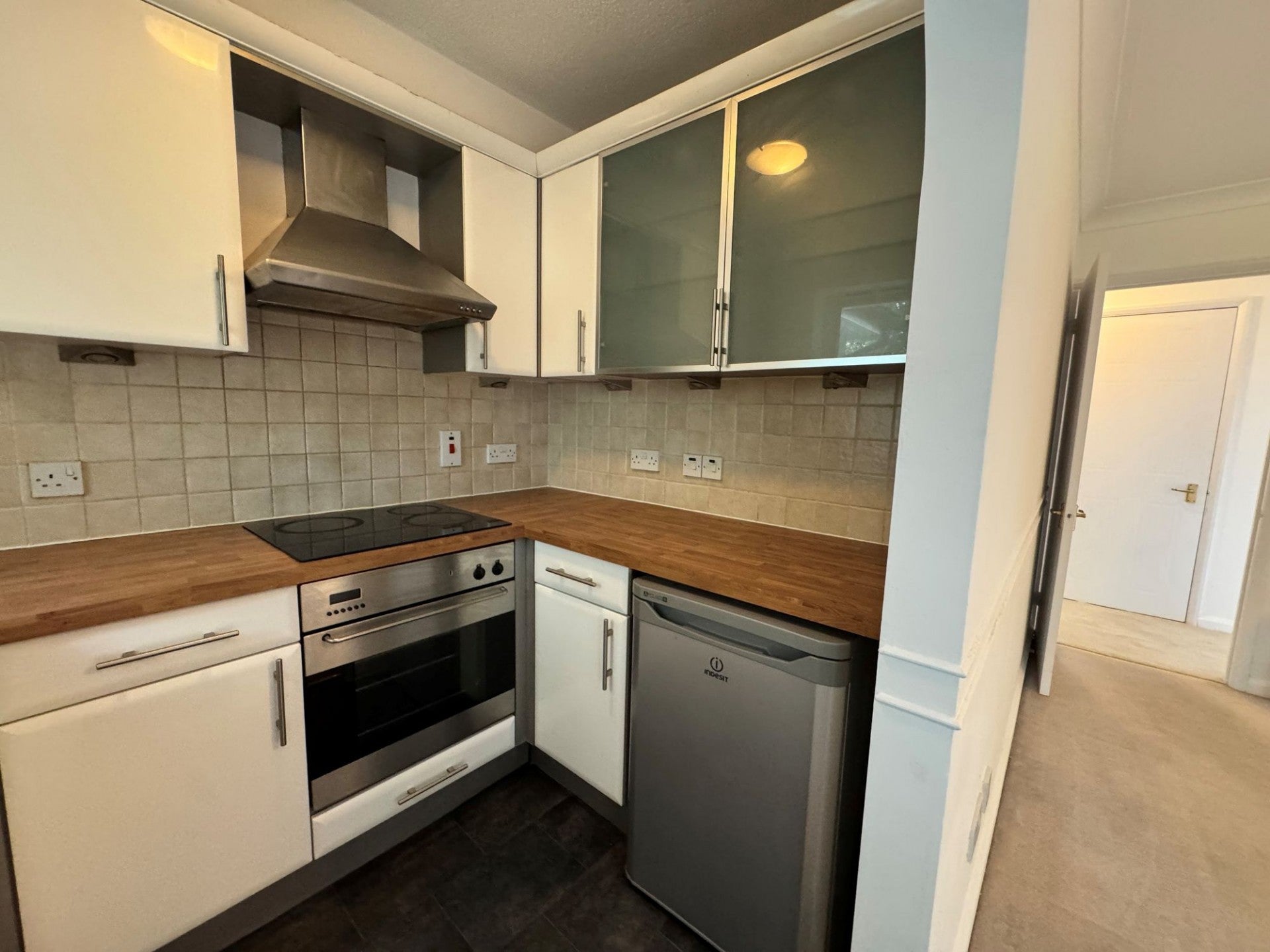 Flat Queen Alexandra Road in High Wycombe