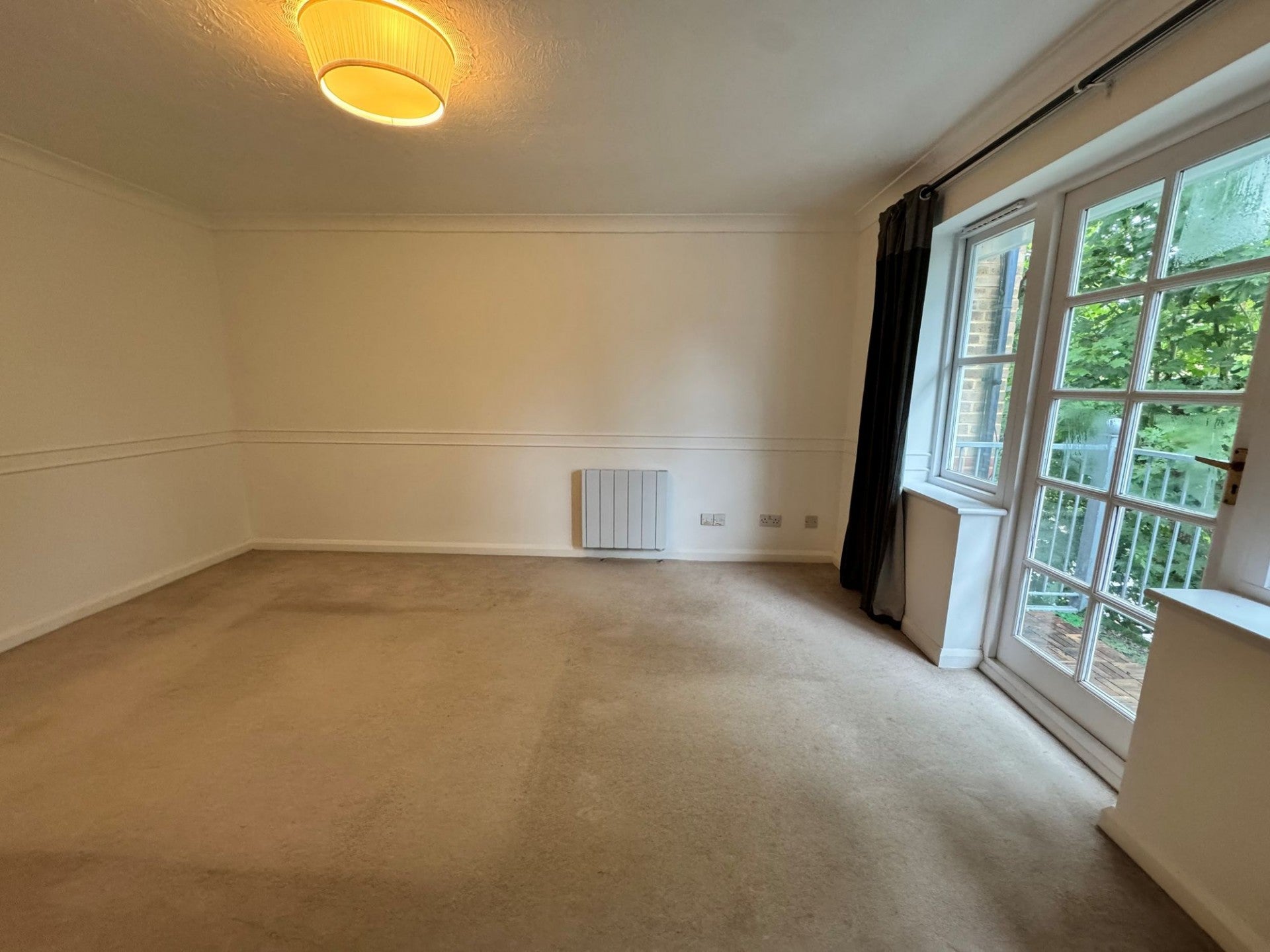 Flat Queen Alexandra Road in High Wycombe