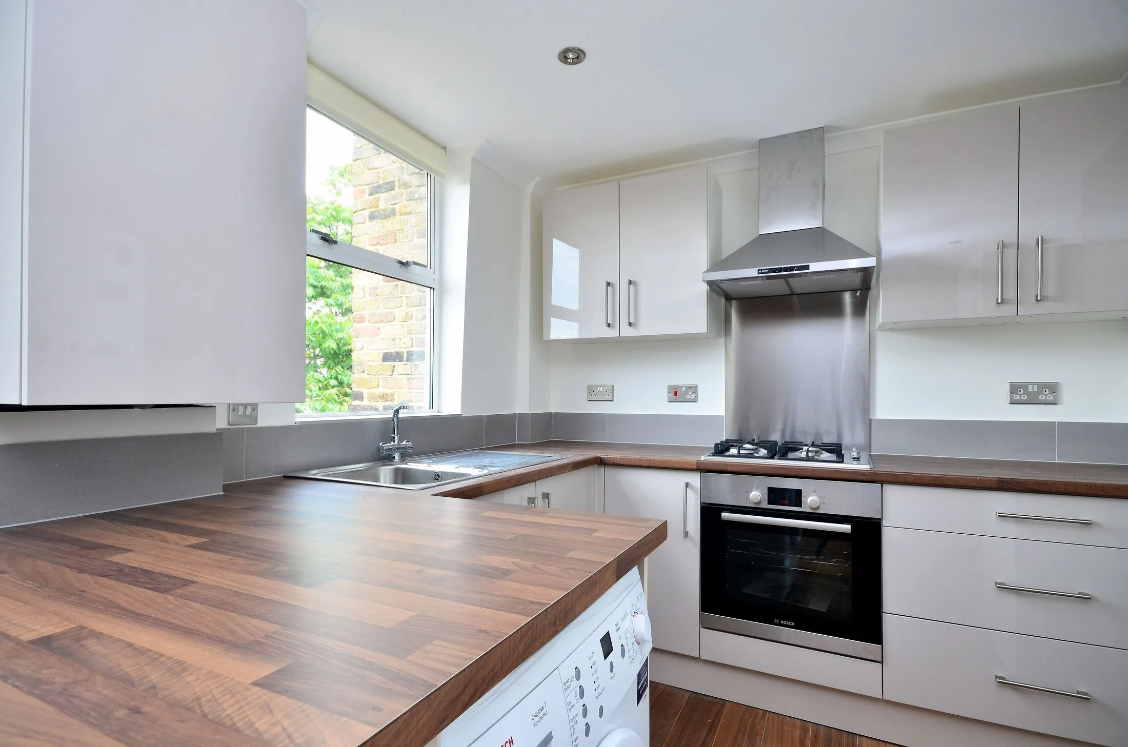 Flat West Cromwell Road in Greater London