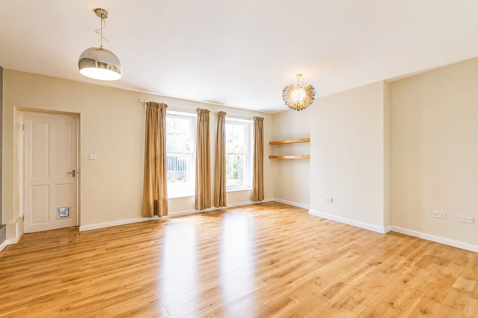 Flat Pro-Cathedral Lane in Bristol