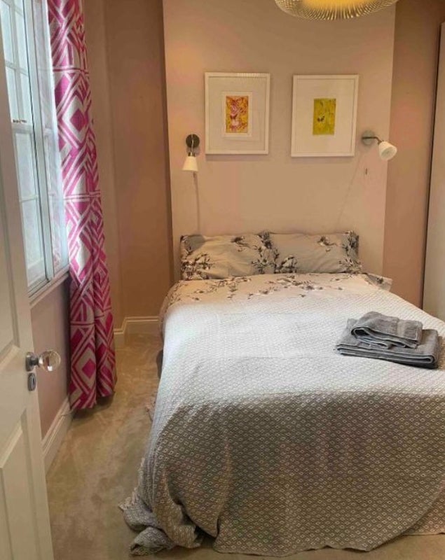 Room Fulham Road in Greater London