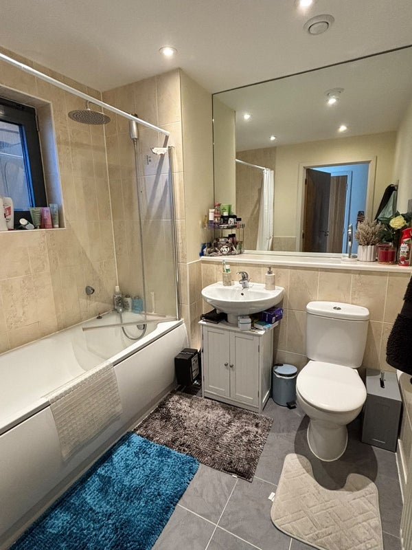 Room Uxbridge Road in Greater London
