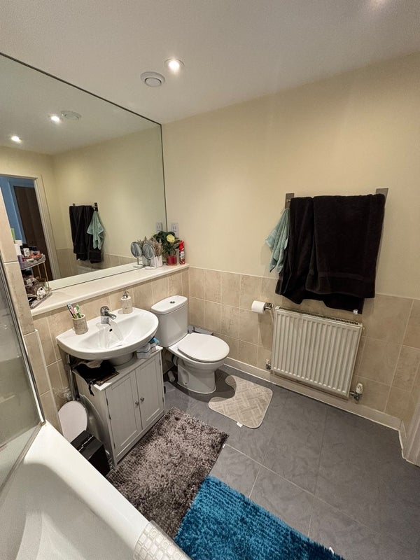 Room Uxbridge Road in Greater London