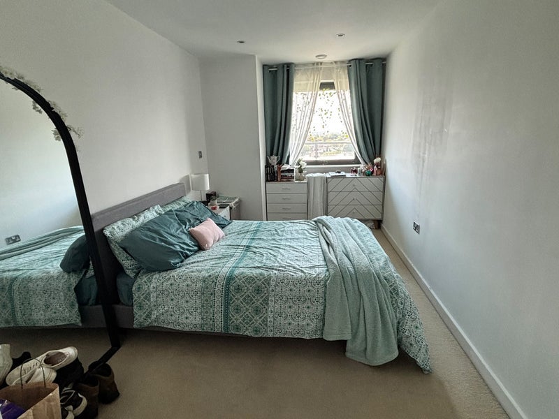 Room Uxbridge Road in Greater London