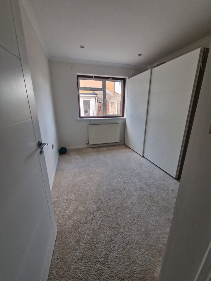 Room Otley Drive in Greater London