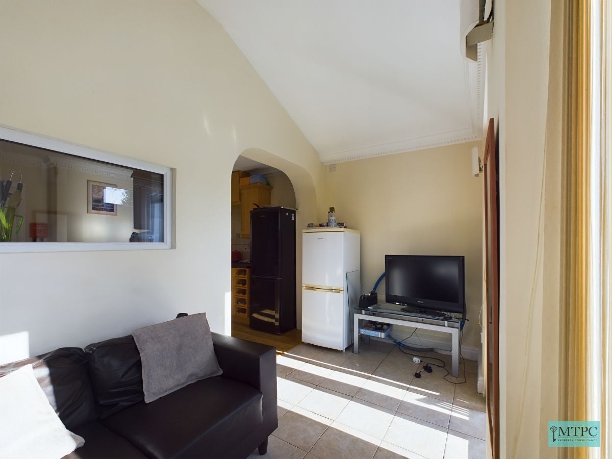 Room Crombie Avenue in York