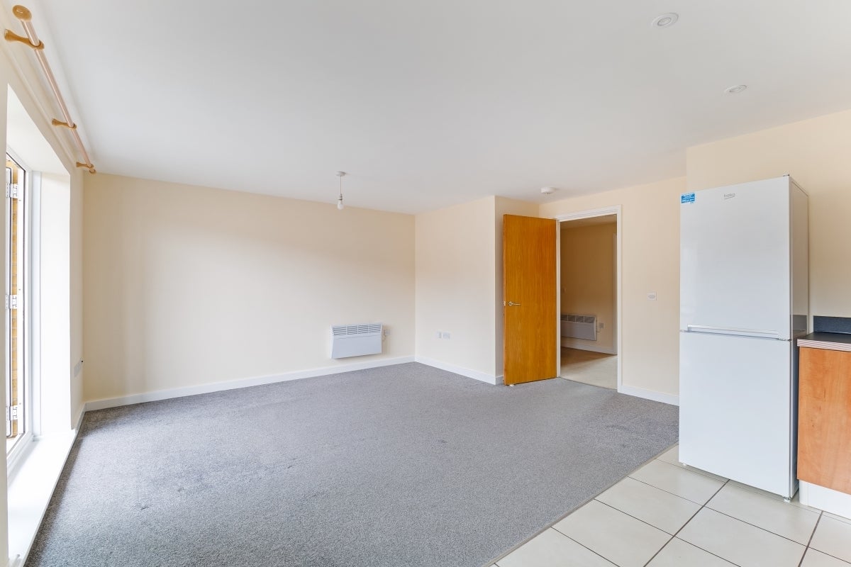 Flat Tadros Court in High Wycombe Community Board