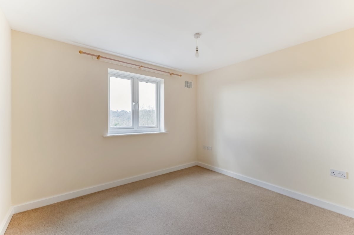 Flat Tadros Court in High Wycombe Community Board