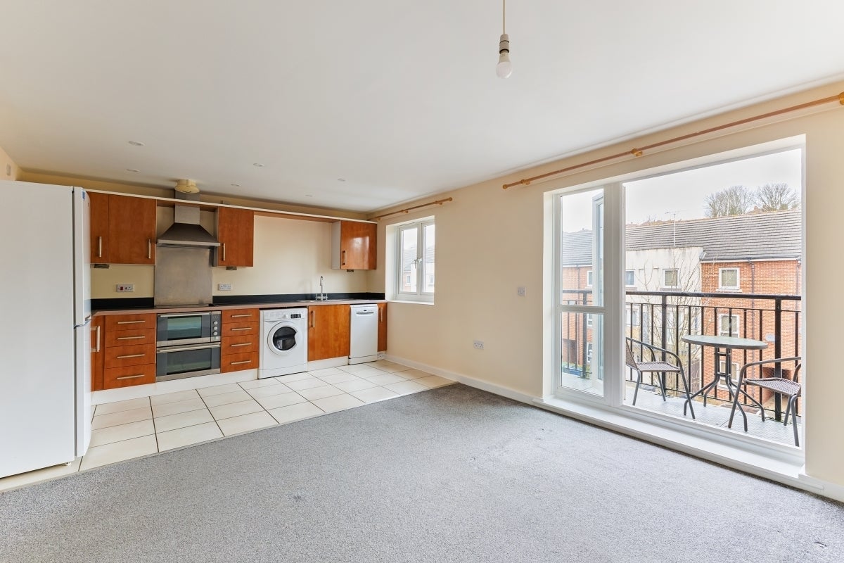 Flat Tadros Court in High Wycombe Community Board