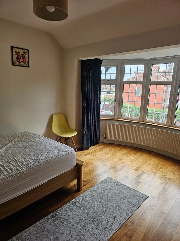 Room Lancelot Crescent in Greater London