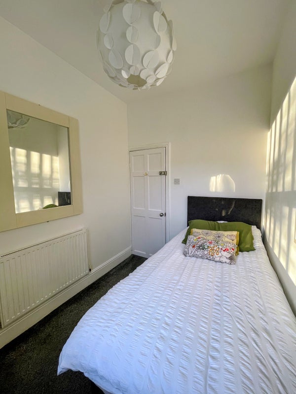 Room Sandheys Grove in Crosby