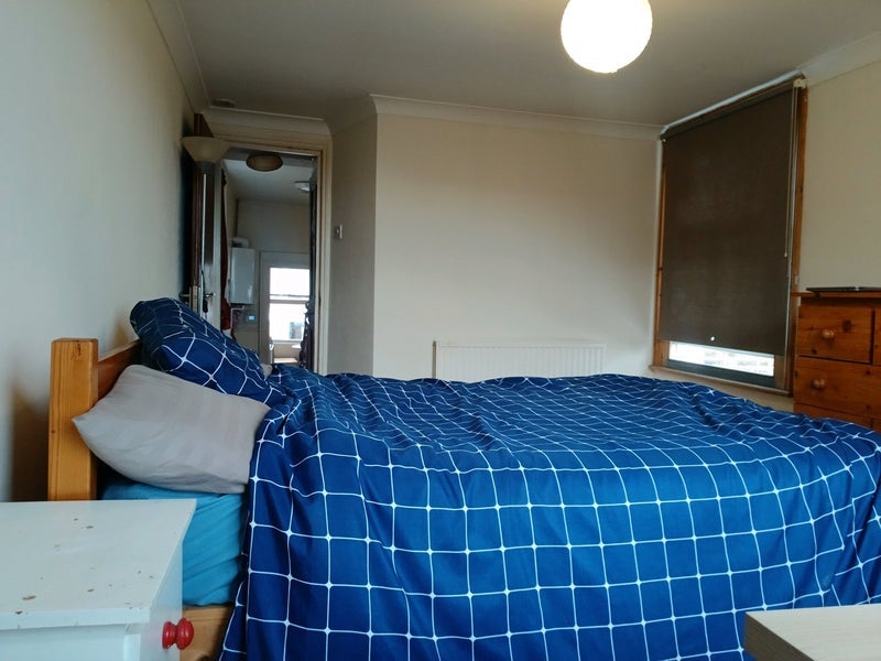 Room Dresden Road in Greater London