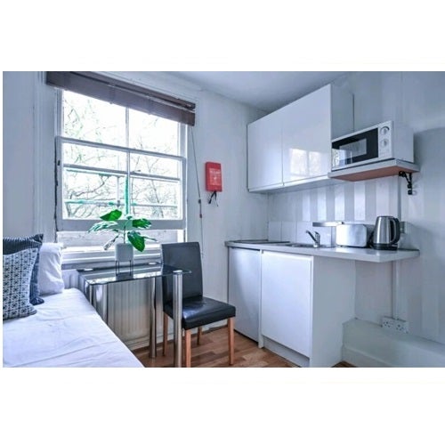 Room Holland Road in London