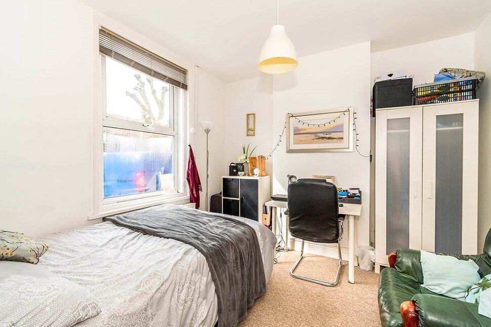 Room Crasswell Street in Portsmouth