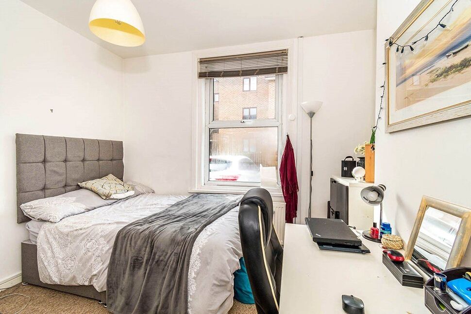 Room Crasswell Street in Portsmouth
