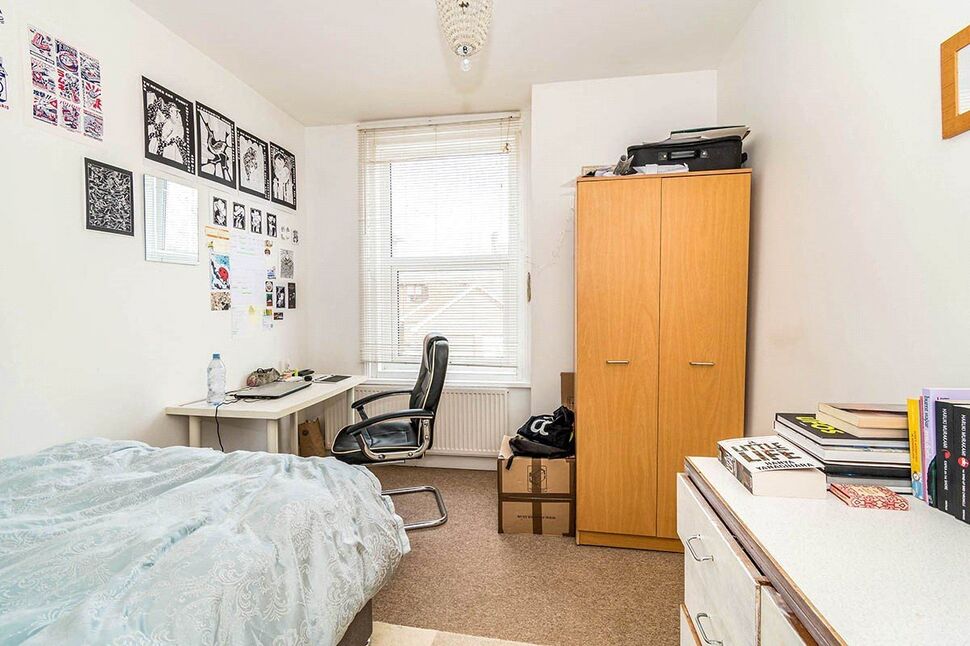 Room Crasswell Street in Portsmouth