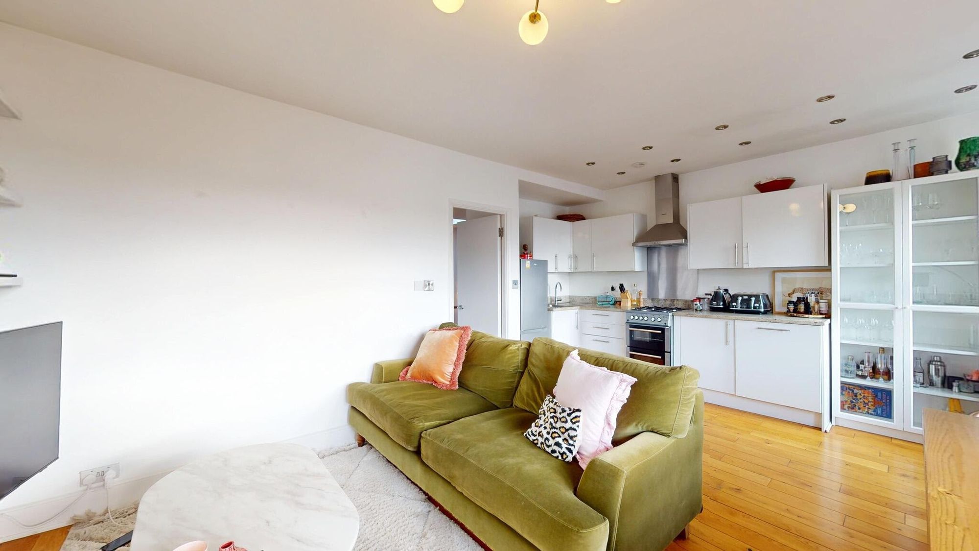 Flat Oakhurst Grove in Greater London