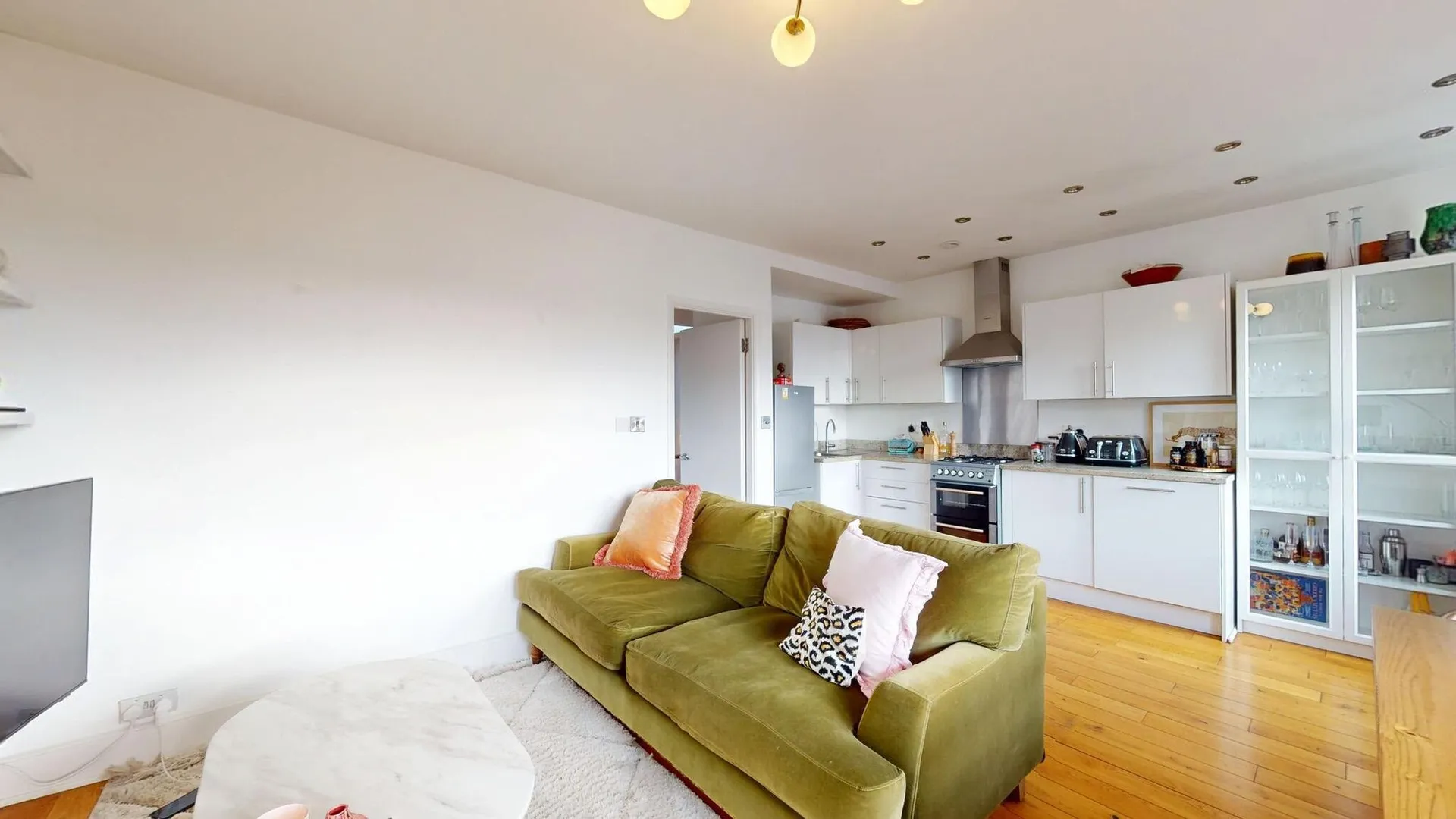 Flat Oakhurst Grove in Greater London