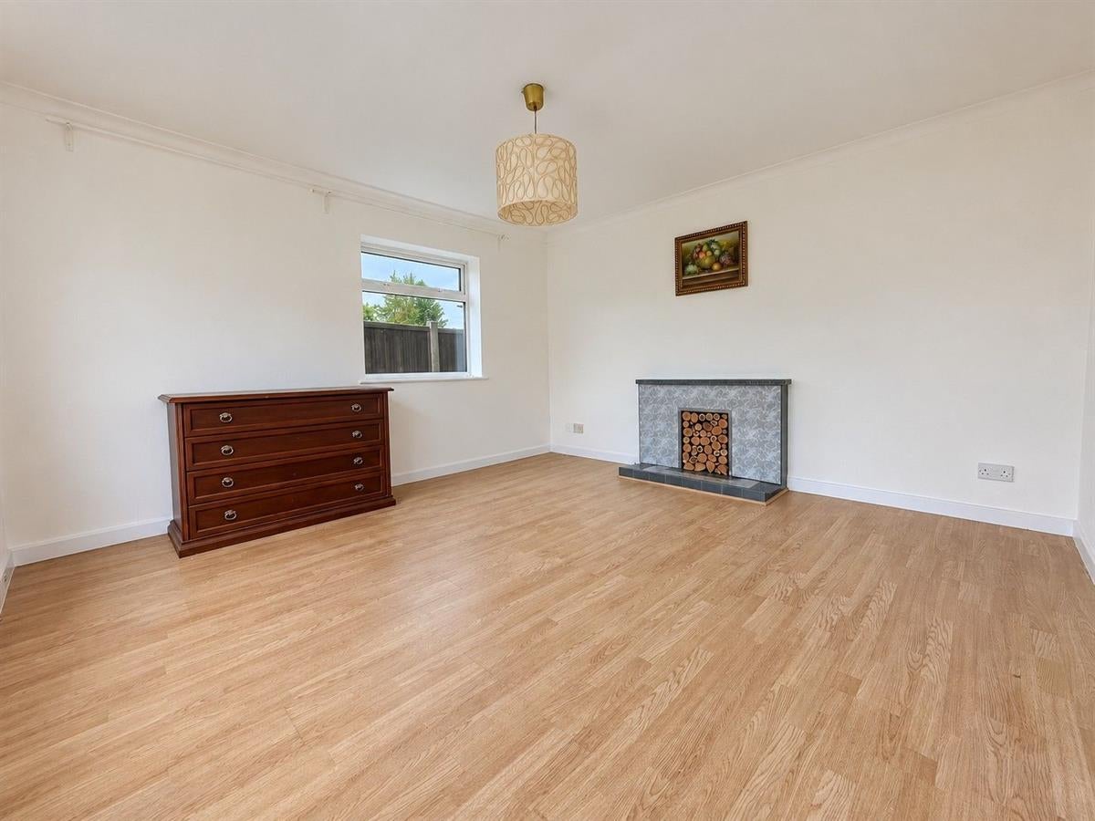 House Harrowden Lane in Bedford