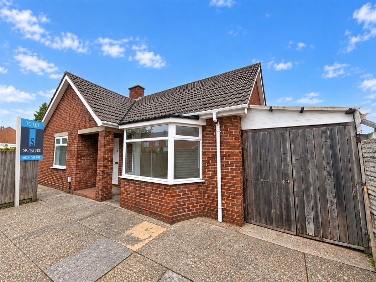 House Harrowden Lane in Bedford