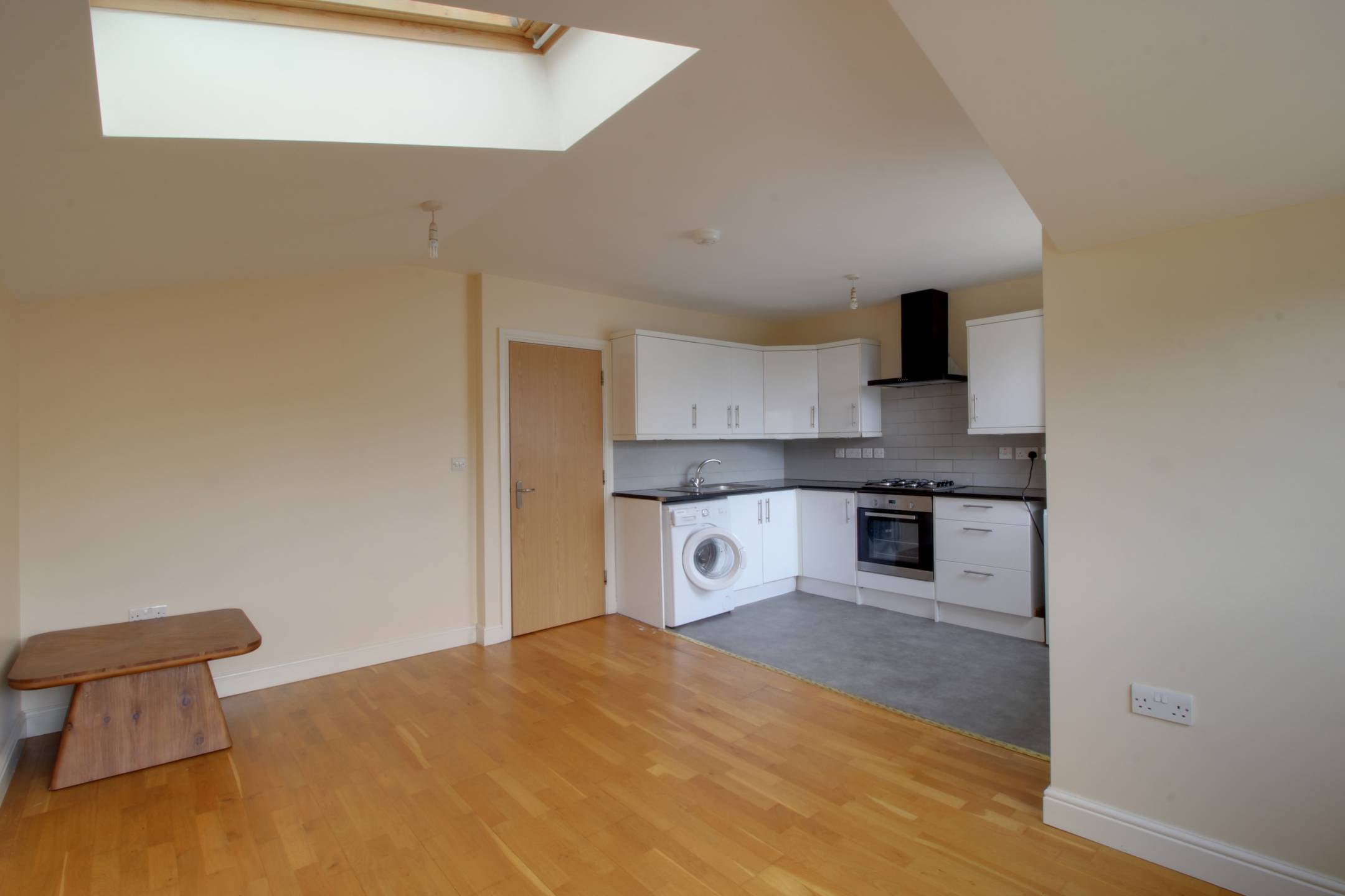 Flat Lower Addiscombe Road in Greater London