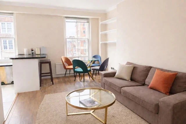 Flat Queensway in City of Westminster