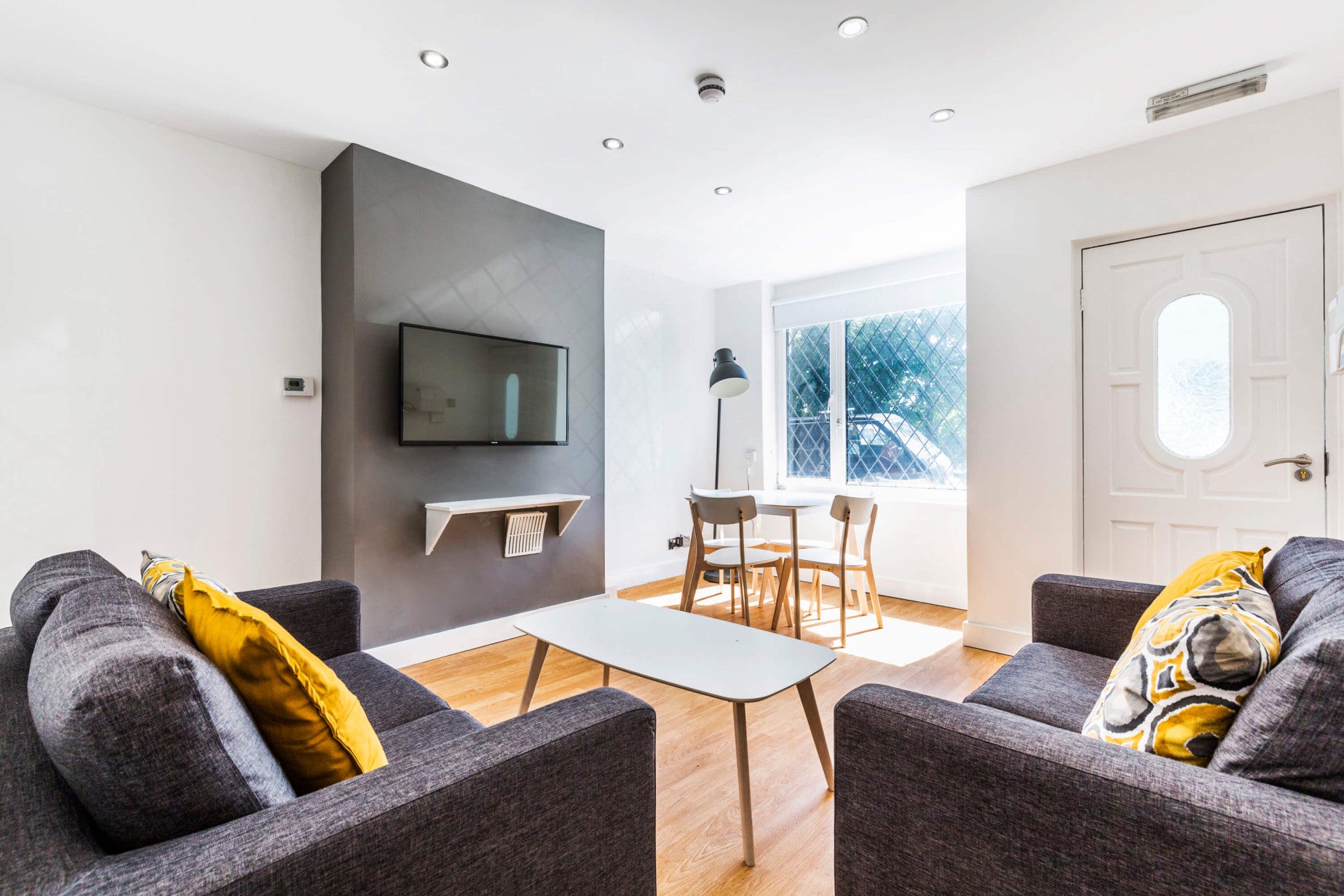 Room Back Hartley Avenue in Leeds