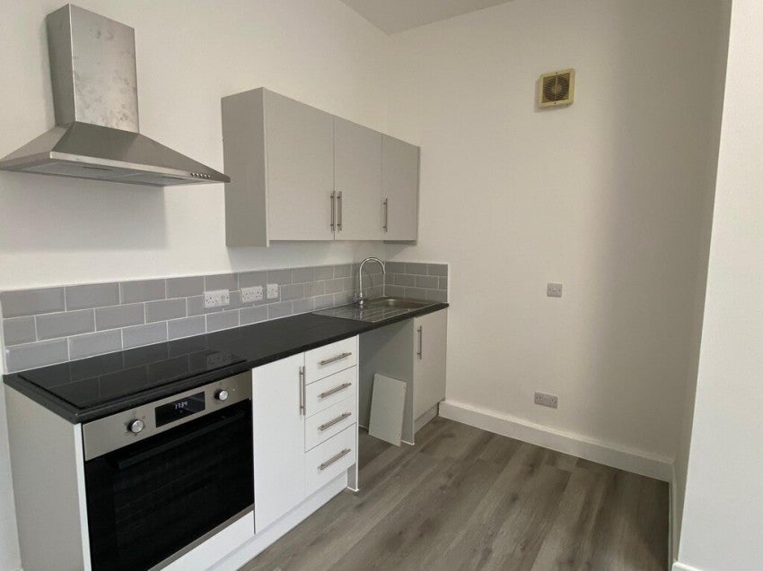 Flat Gordon Avenue in Southampton