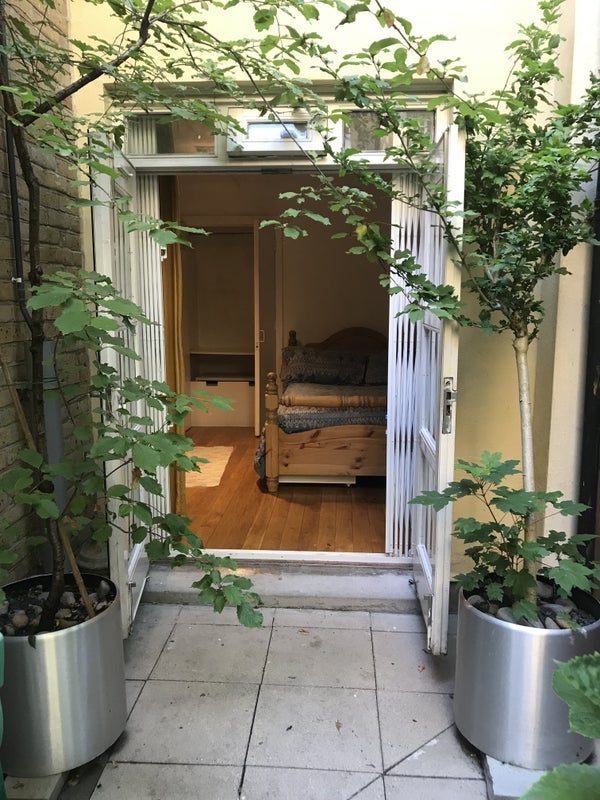 Room Penywern Road in Greater London