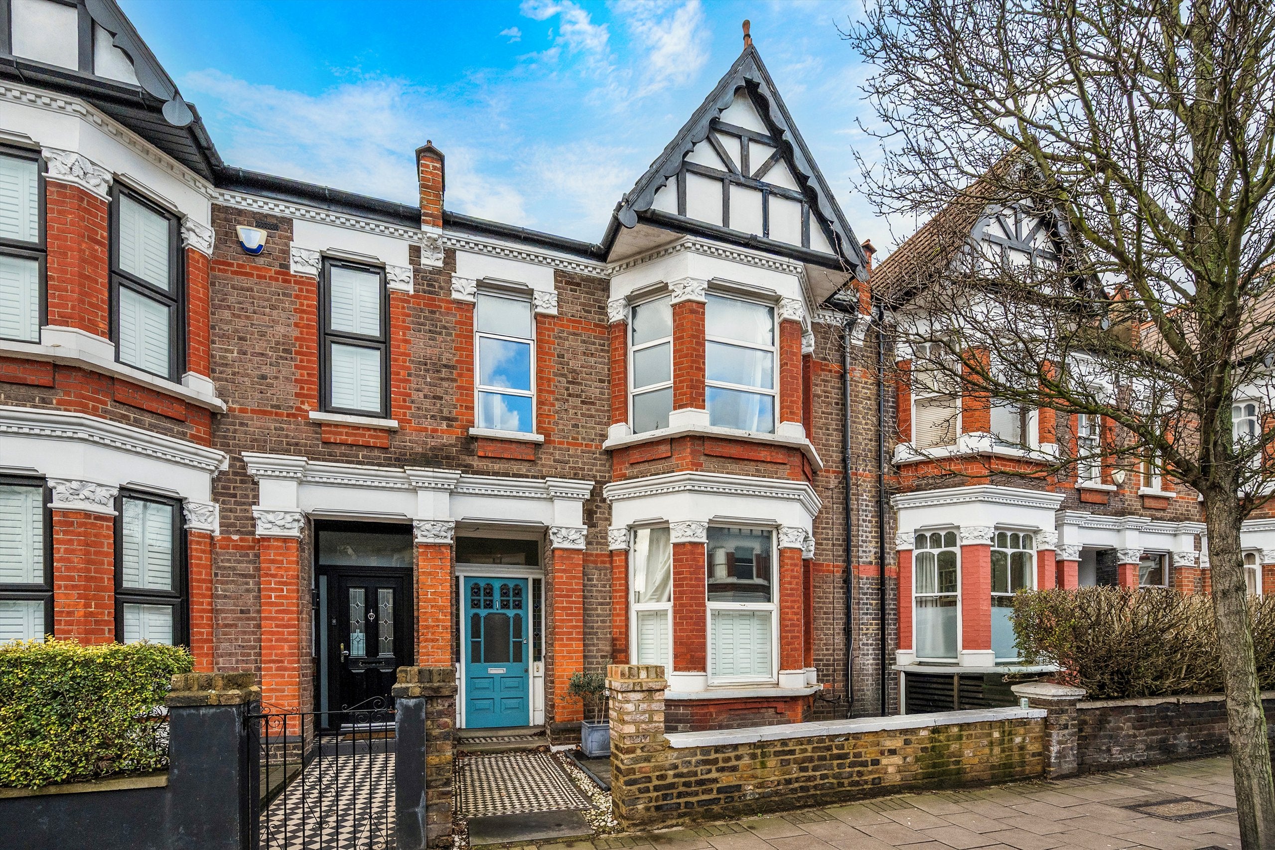Flat Chamberlayne Road in Greater London