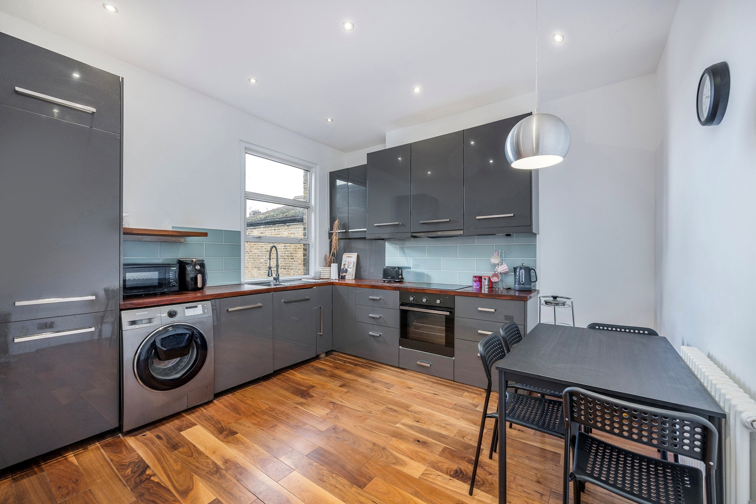 Flat Chamberlayne Road in Greater London