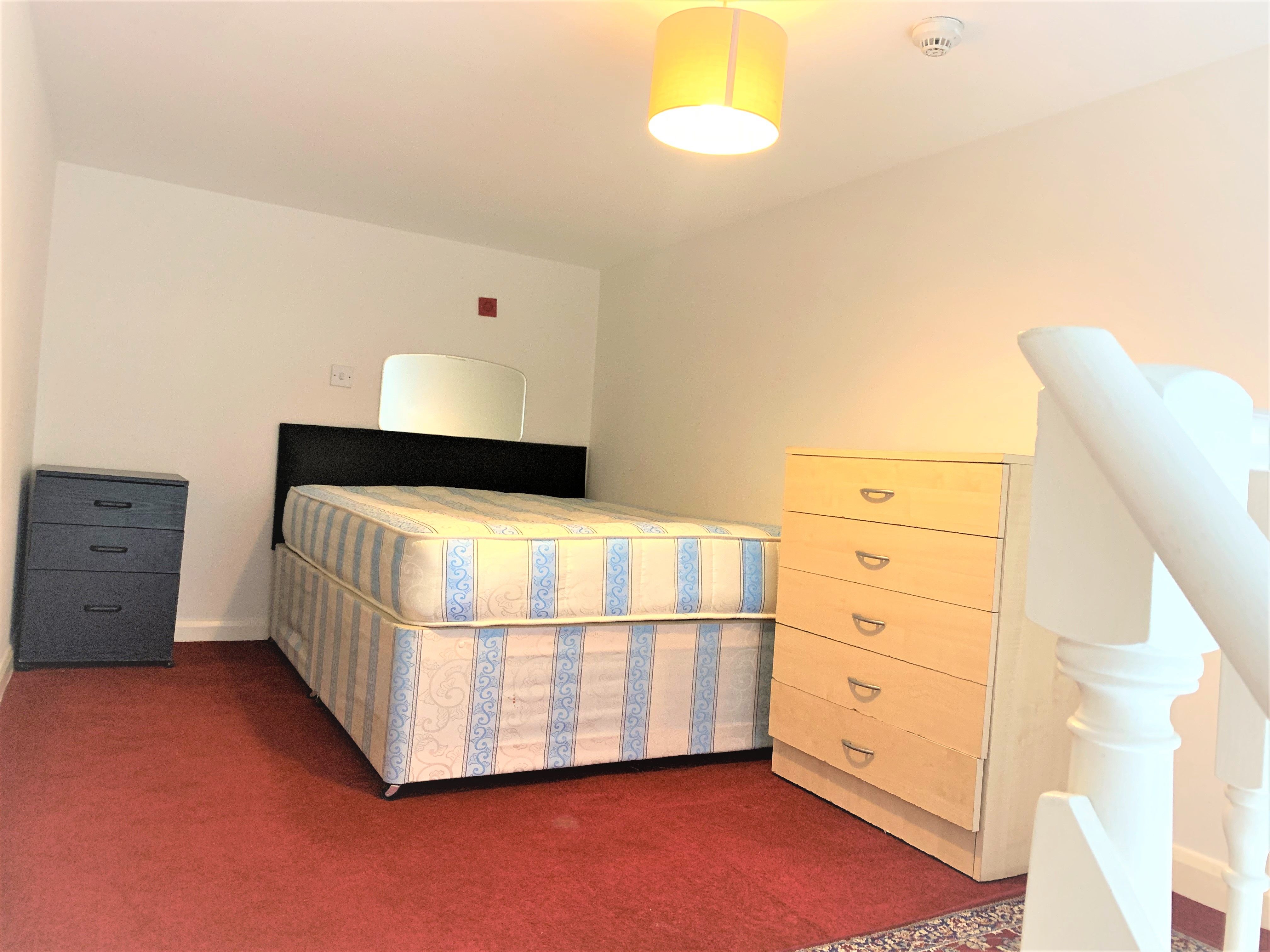 Flat Leinster Gardens in City of Westminster