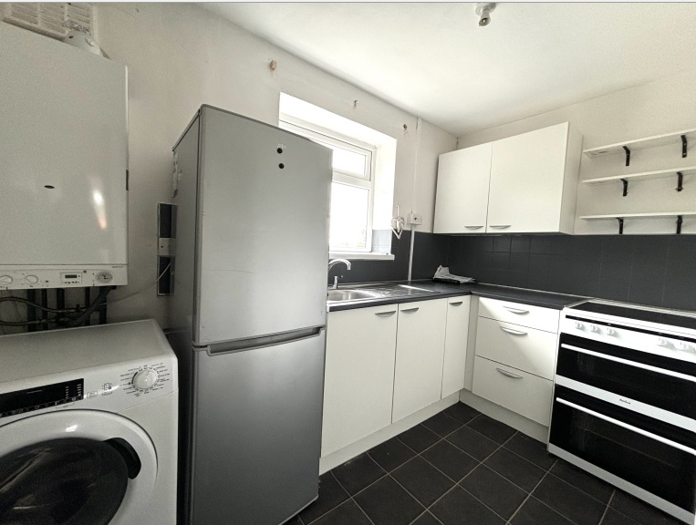 Flat Tudor Road in Nuneaton and Bedworth