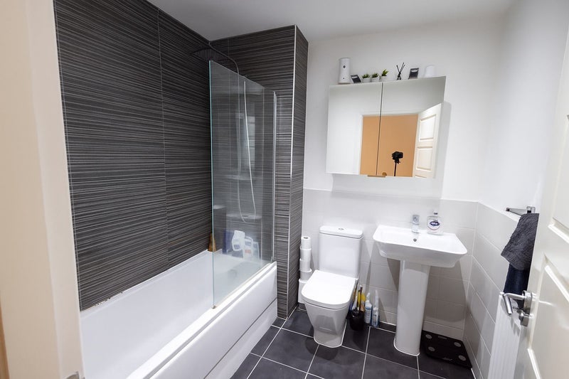 Room Oakley Road in Sheffield