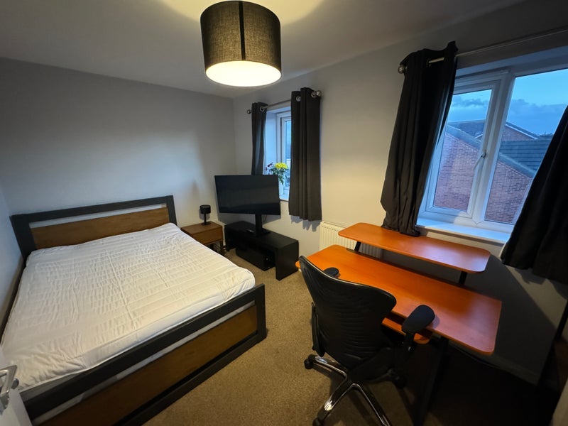 Room Oakley Road in Sheffield