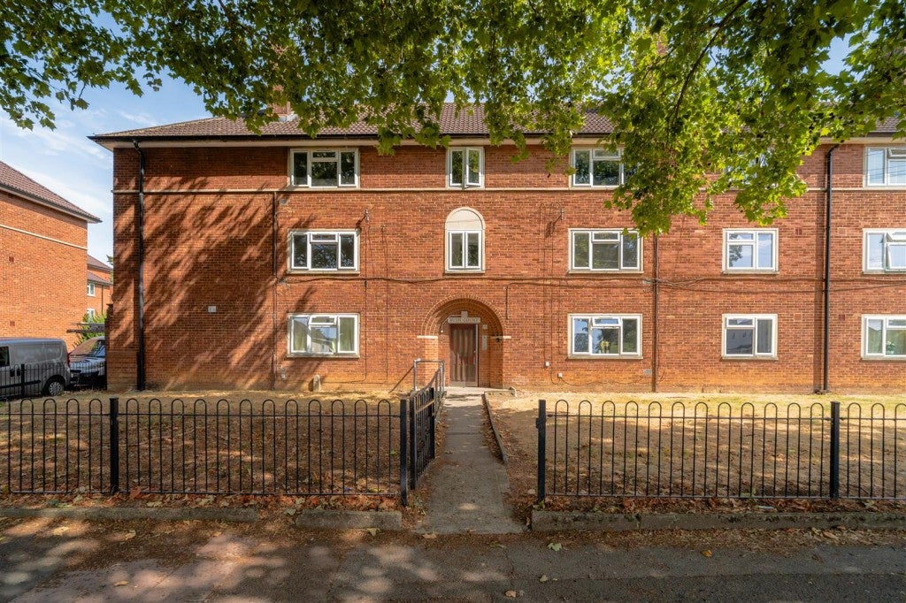 Flat Priors Road in Cheltenham