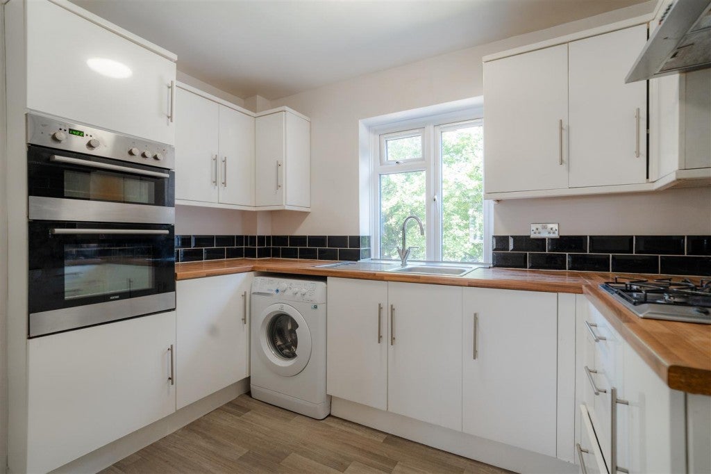 Flat Priors Road in Cheltenham