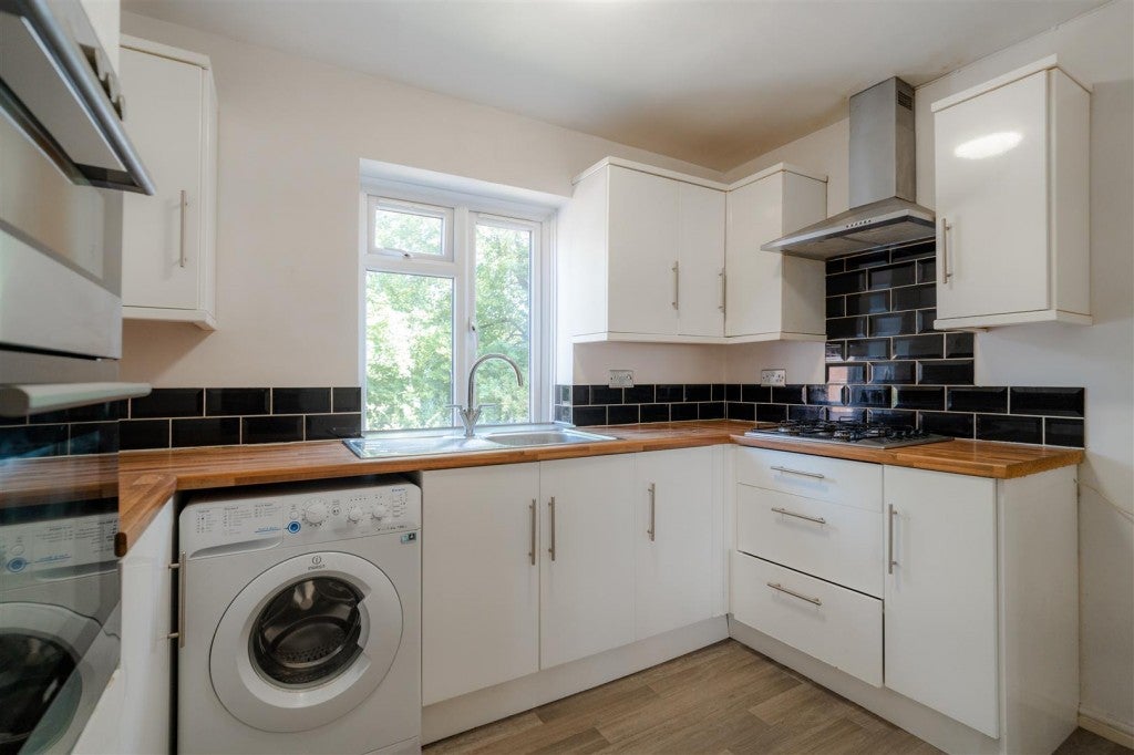 Flat Priors Road in Cheltenham