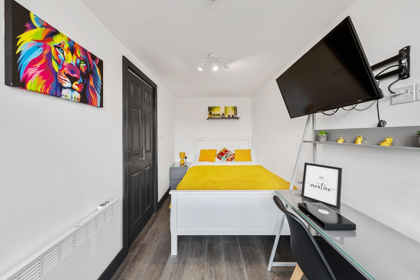 Room Sherborne Close in Slough