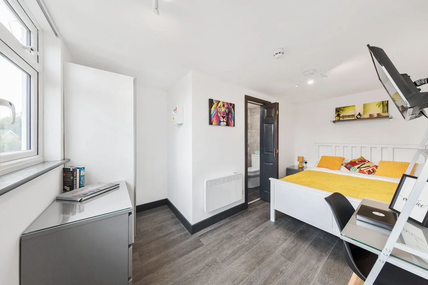 Room Sherborne Close in Slough