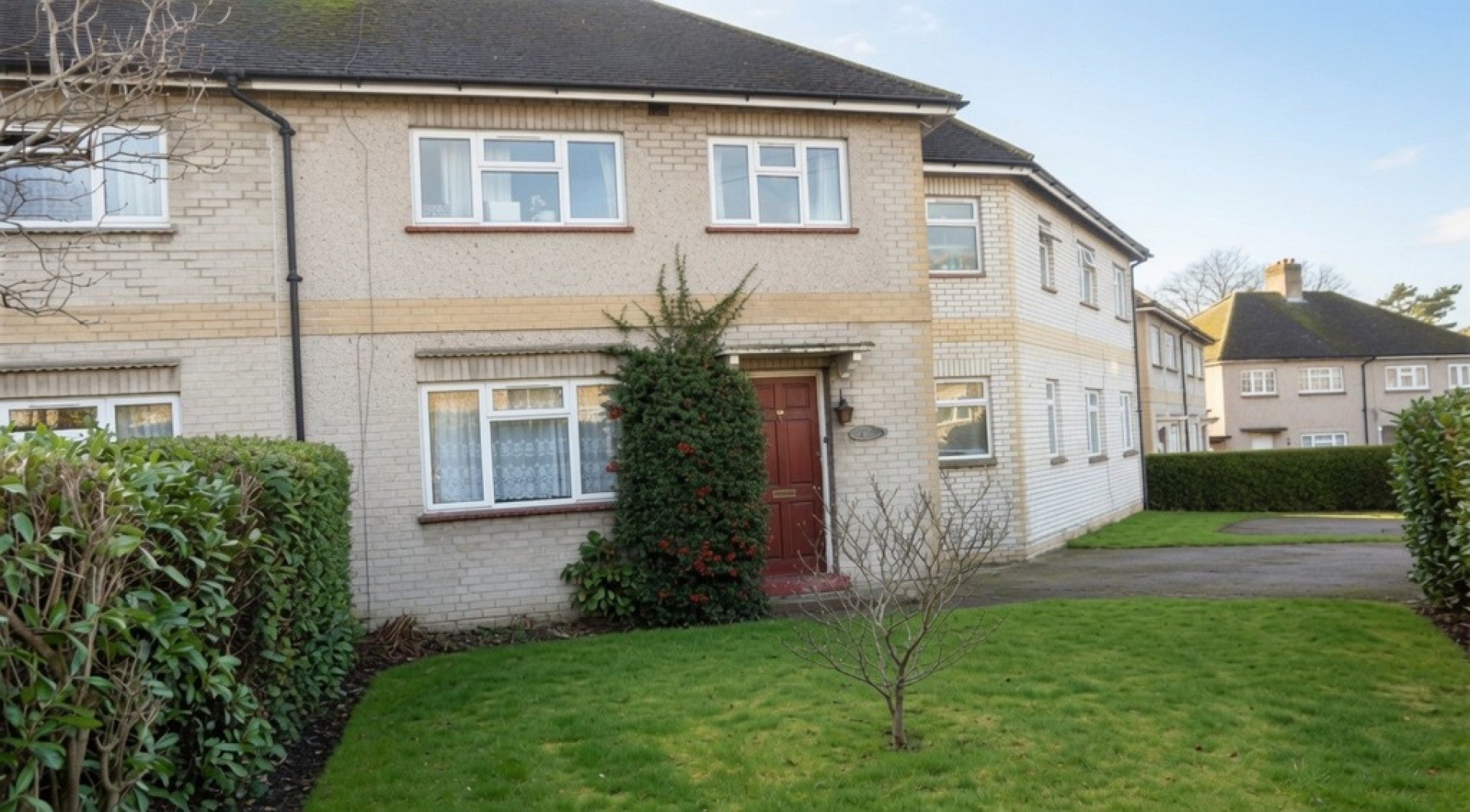 House Beechtree Avenue in Borough of Runnymede